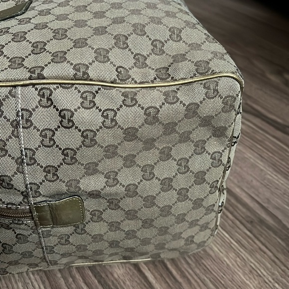 A 227 - 💯 % authentic Gucci duffel bag - Picture 13 of 16